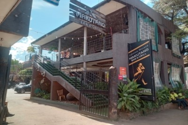 Makutano Bar & Grill. Kansanga.