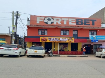 Little Rock Cafe & Restaurant -Fortportal 