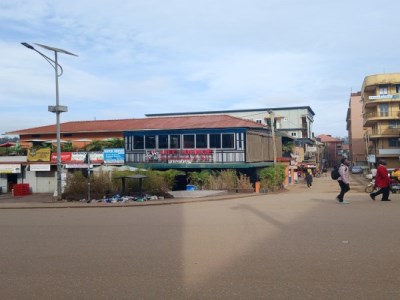 LIFE LOUNGE RESTAURANT AND BAR-BANANUKA DRIVE