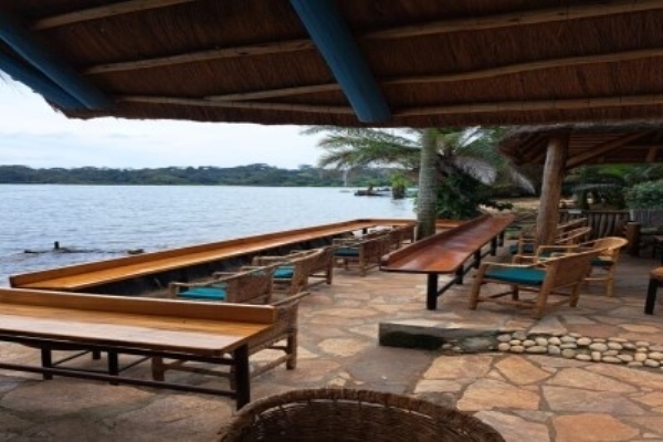 Hinriksh Restaurant, Bar And More Entebbe.